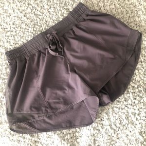 LULULEMON Hotty Hot Short 4” (ORIGINAL) - Size 8